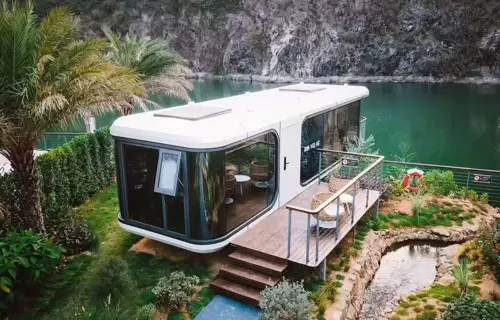كبسولة الفضاء